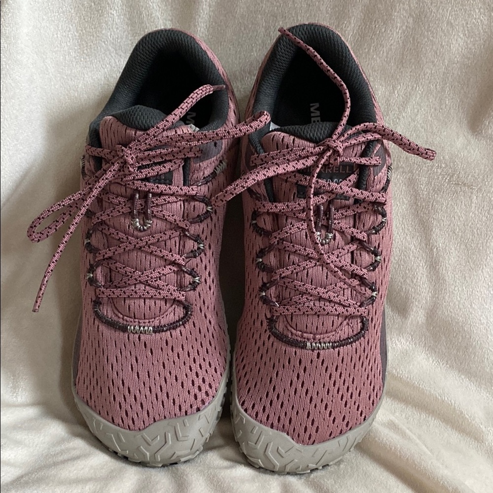 Merrell Women's Pink Athletic Shoes Vapor Glove 6 NIB size 10, fits like 9